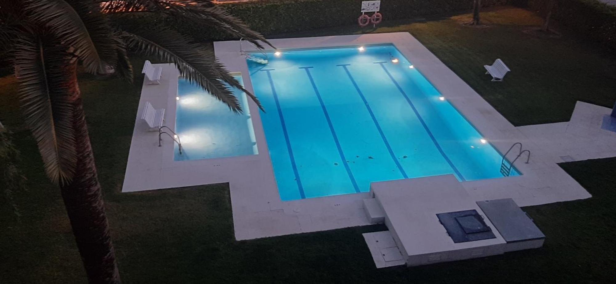 50 m de la plage! Proche du centre ville! Piscine! Vue sur mer et montagnes! Wifi! 2 vélos à disposition! Cambrils Extérieur photo