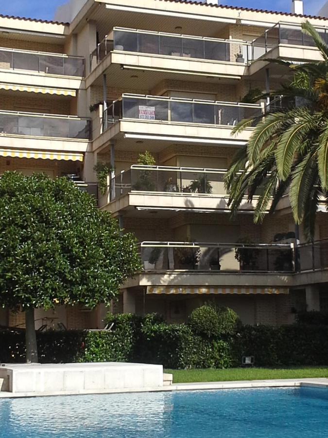 50 m de la plage! Proche du centre ville! Piscine! Vue sur mer et montagnes! Wifi! 2 vélos à disposition! Cambrils Extérieur photo